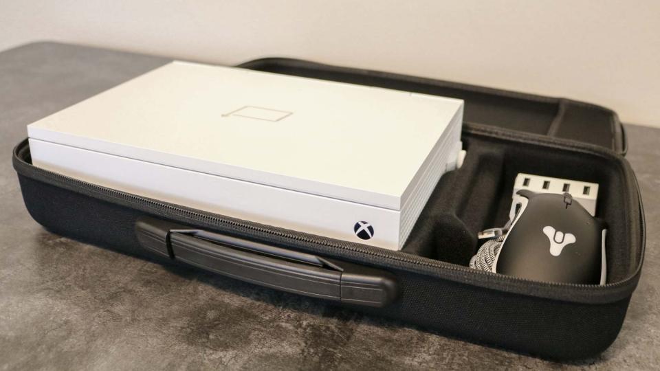 UPspec Gaming's optional carrying case for the xScreen