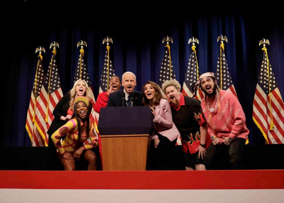 "SNL" spoofed the midterm elections with a celebrity-stack presidential address.