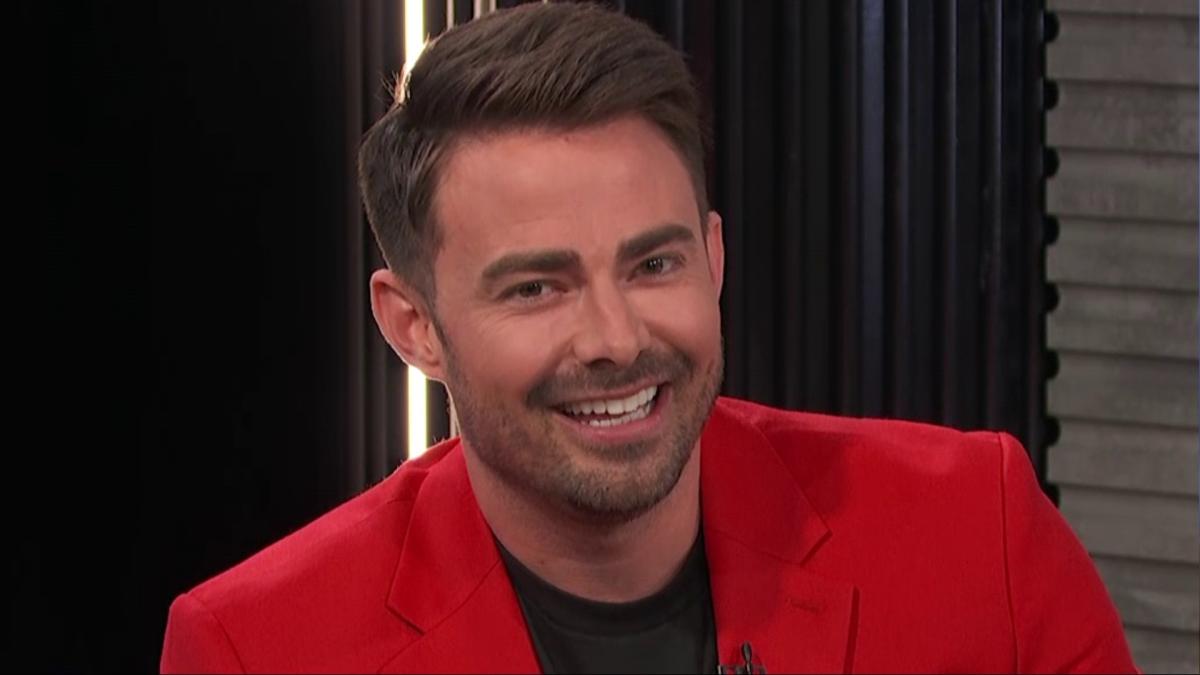 Jonathan Bennett REACTS to Lindsay Lohan's Mean Girls 2 Speculation