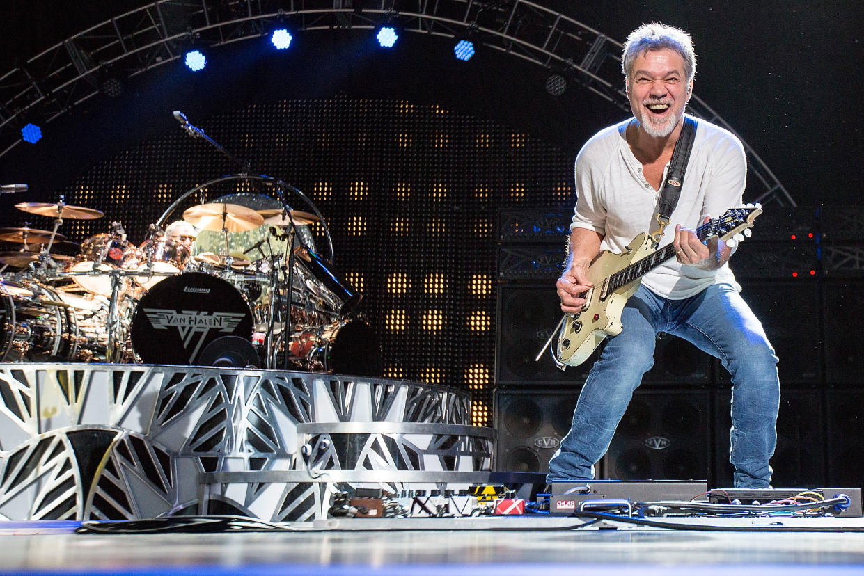 Eddie Van Halen bei einem Konzert 2015 (Photo by Daniel Knighton/Getty Images)