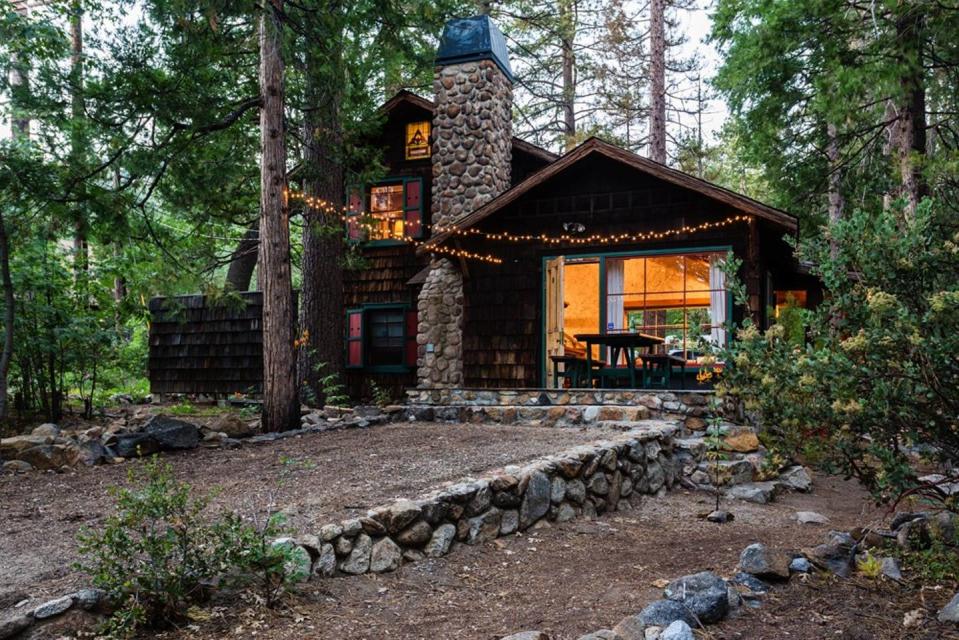 <h2>Idyllwild, California</h2> <p><a rel="nofollow noopener" href="https://www.airbnb.com/rooms/16379417?location=Idyllwild%20Pine%20Cove%2C%20CA%2C%20United%20States&adults=1&children=0&infants=0&s=7XCpTA1d" target="_blank" data-ylk="slk:This two-acre property;elm:context_link;itc:0;sec:content-canvas" class="link ">This two-acre property</a> is an original carriage house built in the early 1920s. Surrounded by nature (hiking trails, creeks, plenty of visible stars), the one-bedroom rental offers a 1960s typewriter and a record player for vintage aficionados, plus not one but two fireplaces.</p> <h4>Airbnb</h4> <p> <strong>Related Articles</strong> <ul> <li><a rel="nofollow noopener" href="http://thezoereport.com/fashion/style-tips/box-of-style-ways-to-wear-cape-trend/?utm_source=yahoo&utm_medium=syndication" target="_blank" data-ylk="slk:The Key Styling Piece Your Wardrobe Needs;elm:context_link;itc:0;sec:content-canvas" class="link ">The Key Styling Piece Your Wardrobe Needs</a></li><li><a rel="nofollow noopener" href="http://thezoereport.com/entertainment/culture/tried-22-day-beyonce-vegan-diet-im-starving/?utm_source=yahoo&utm_medium=syndication" target="_blank" data-ylk="slk:I Tried The 22-Day Beyoncé Vegan Diet—And I'm Starving;elm:context_link;itc:0;sec:content-canvas" class="link ">I Tried The 22-Day Beyoncé Vegan Diet—And I'm Starving</a></li><li><a rel="nofollow noopener" href="http://thezoereport.com/beauty/celebrity-beauty/rosie-huntington-whiteley-5-minute-makeup/?utm_source=yahoo&utm_medium=syndication" target="_blank" data-ylk="slk:Rosie Huntington-Whiteley Spills All Her Makeup Secrets;elm:context_link;itc:0;sec:content-canvas" class="link ">Rosie Huntington-Whiteley Spills <i>All</i> Her Makeup Secrets</a></li> </ul> </p>