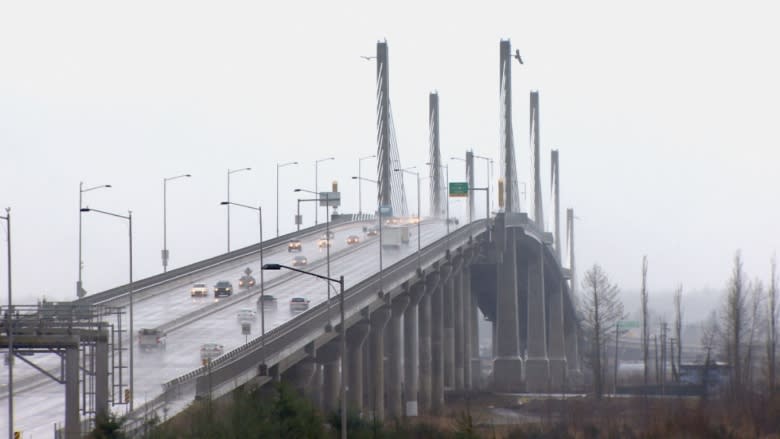 Golden Ears Bridge tolls evaded with flip-up licence plate