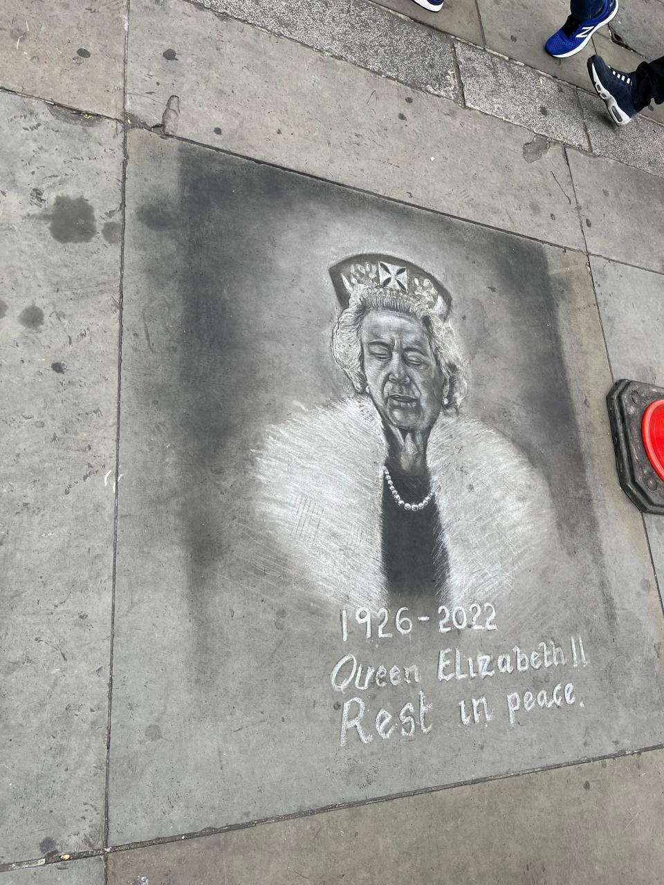 A chalk tribute to the Queen.