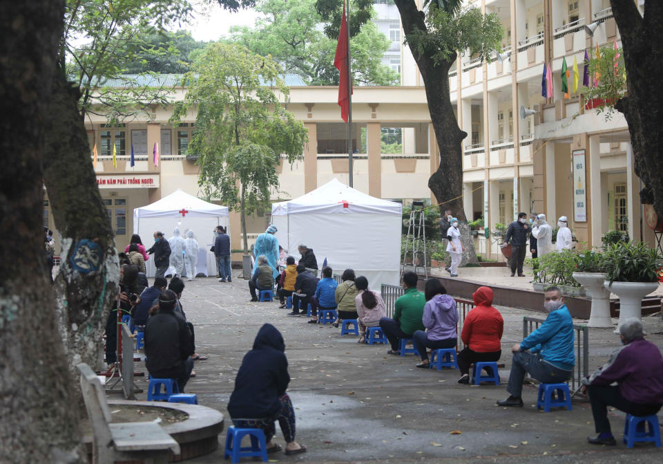 Vietnam set up makeshift testing sites early in the coronavirus pandemic. Despite having far fewer resources than the United States and sharing a border with China, the country has not recorded any COVID-19 deaths. (Photo: Xinhua News Agency via Getty Images)