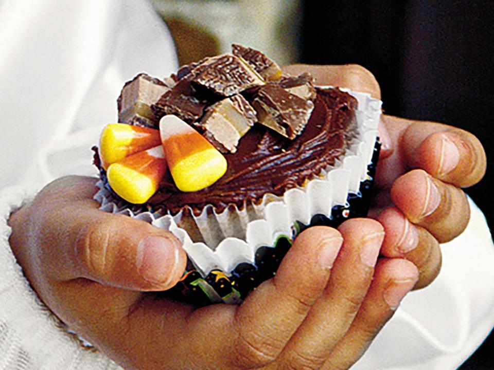 Heavenly Candy Bar Cupcakes