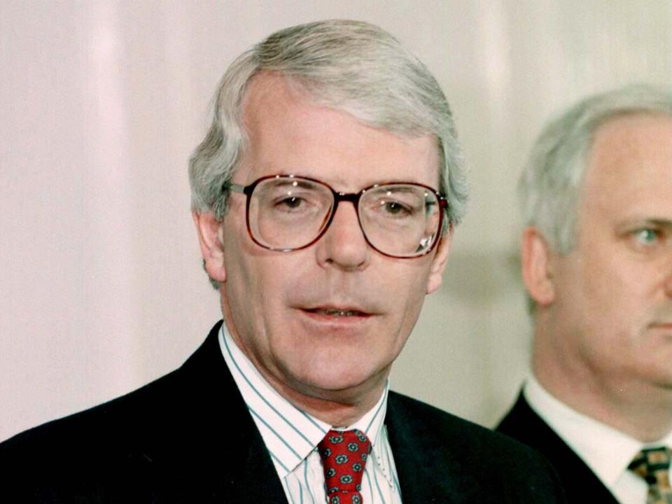 Brexit: John Major urges Theresa May to revoke Article 50 'with immediate effect'