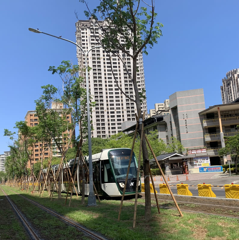 高雄輕軌C20站至C24站完成7天行車測試（中央社）