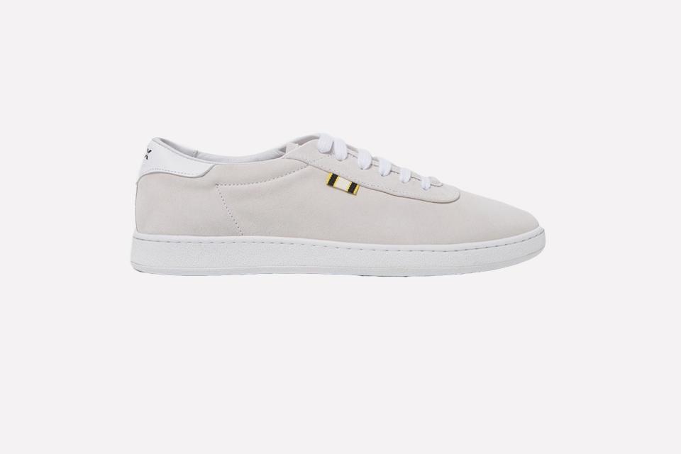 Aprix suede low in white