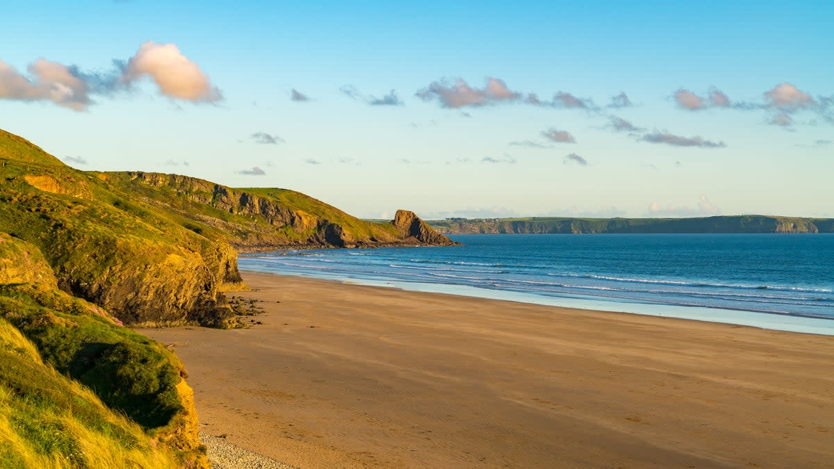 The start of a sunset at Newgale Beach (Getty Images/iStockphoto)