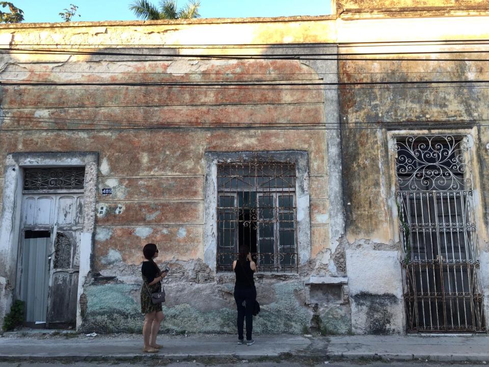 Dilapidated old house in Merida