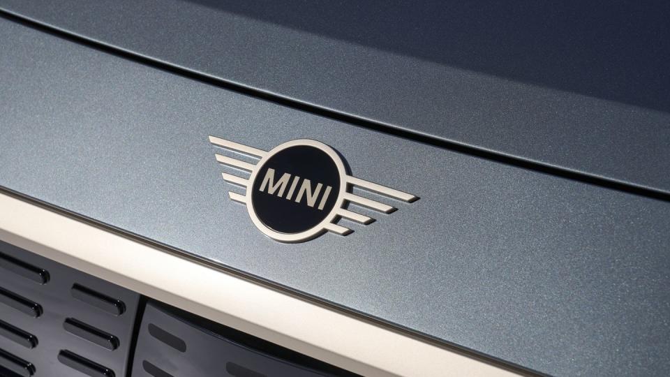 2025 mini cooper countryman se electric