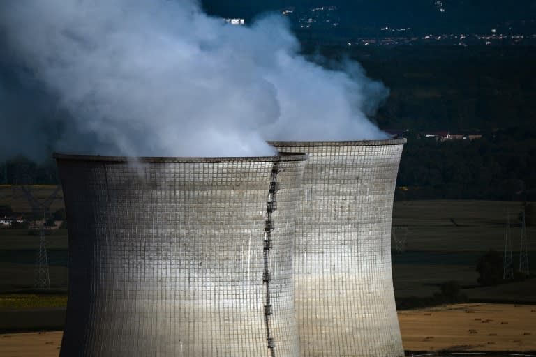 La centrale du Buget à Saint-Vulbas dans le centre de la France, le 20 juillet 2023 (OLIVIER CHASSIGNOLE)