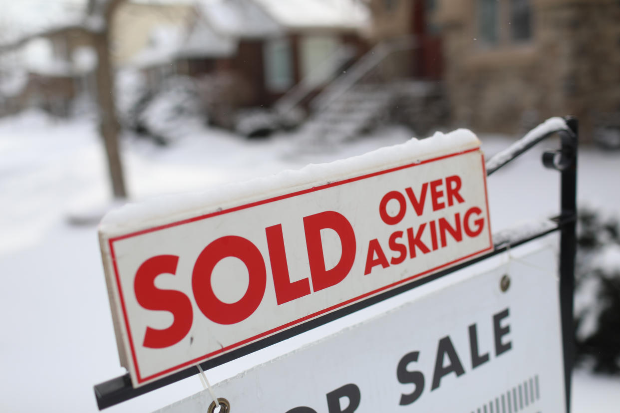 TORONTO, ON. A home sold sign last week in Toronto east side north of Danforth.File Photo for any use.(Rene Johnston/Toronto Star)        (Rene Johnston/Toronto Star via Getty Images)