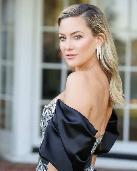 <p>Kate Hudson went all out in this off-the-shoulder Louis Vuitton piece.</p><p><a href="https://www.instagram.com/p/CL3JwthpjE1/" rel="nofollow noopener" target="_blank" data-ylk="slk:See the original post on Instagram;elm:context_link;itc:0;sec:content-canvas" class="link ">See the original post on Instagram</a></p>