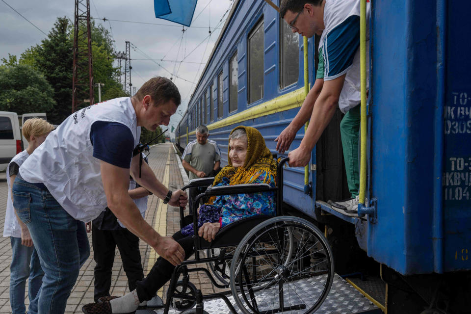 Image: TOPSHOT-UKRAINE-RUSSIA-CONFLICT-WAR (Bulent Kilic / AFP - Getty Images)