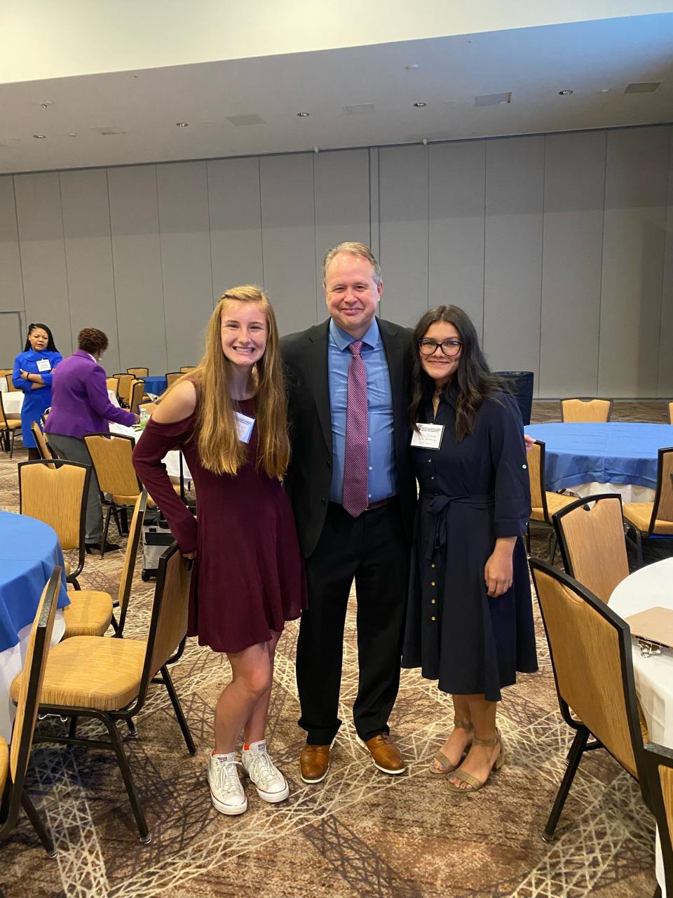 Members of North Henderson High's Student LEAD Team were invited to kick off the North Carolina Association of School Administrators' 2022 Conference on Educational Leadership this spring. Sean Covey, president of FranklinCovey Education, was the keynote speaker, and met with North's student leaders.