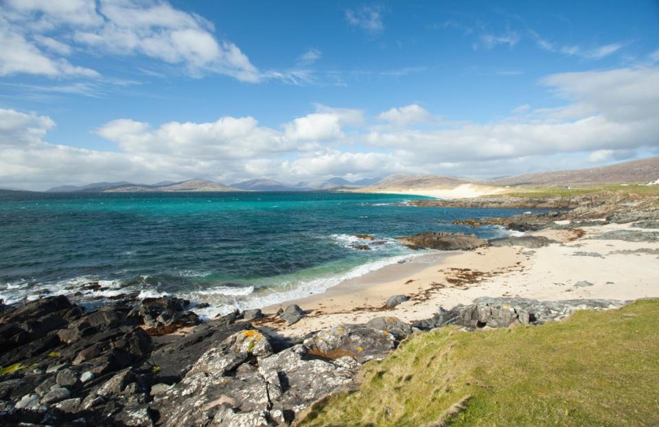 Dazzling landscapes and white sandy beaches on the Isle of Harris (Alamy Stock Photo)