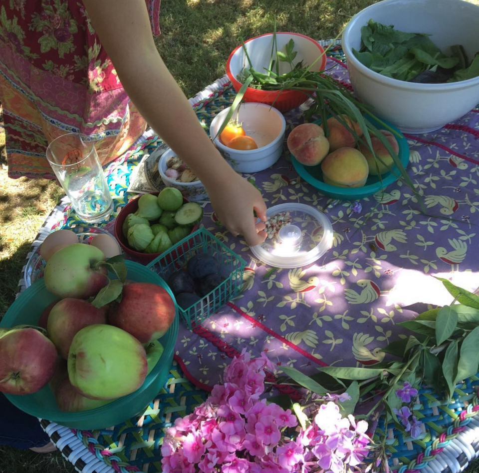 Salma Hayek no solo cocina, sino que también tiene su propia huerta y frutales de donde cosecha los ingredientes.