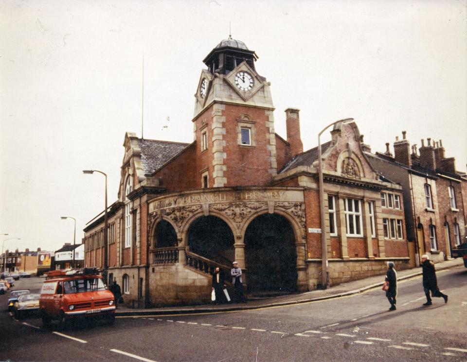 Armley Branch Library at the junction of Stocks Hill and Wesley Road. Designed by Percy Robinson, the library was opened in April 1902 and is now a listed building. Pictured in June 1985.