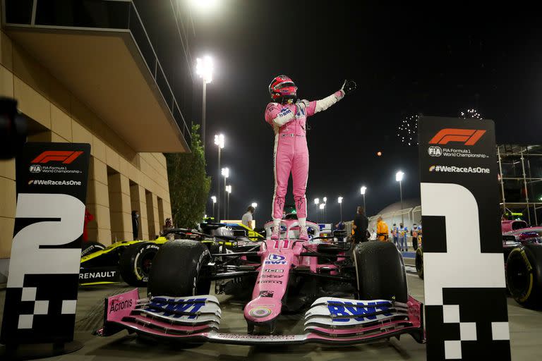 El Mexicano Sergio Perez, celebra el triunfo sobre su Racing Point.