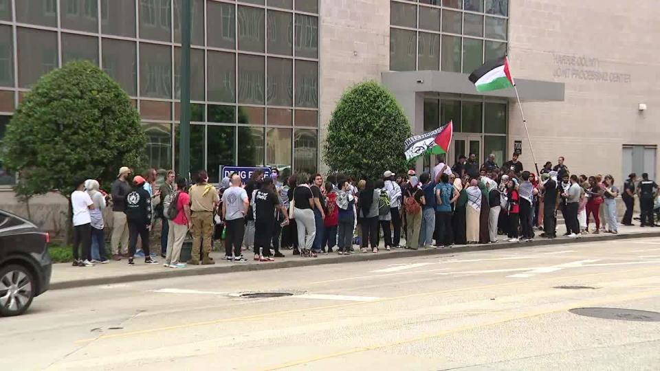 <div>Protesters gather at the Harris County Joint Processing Center.</div>