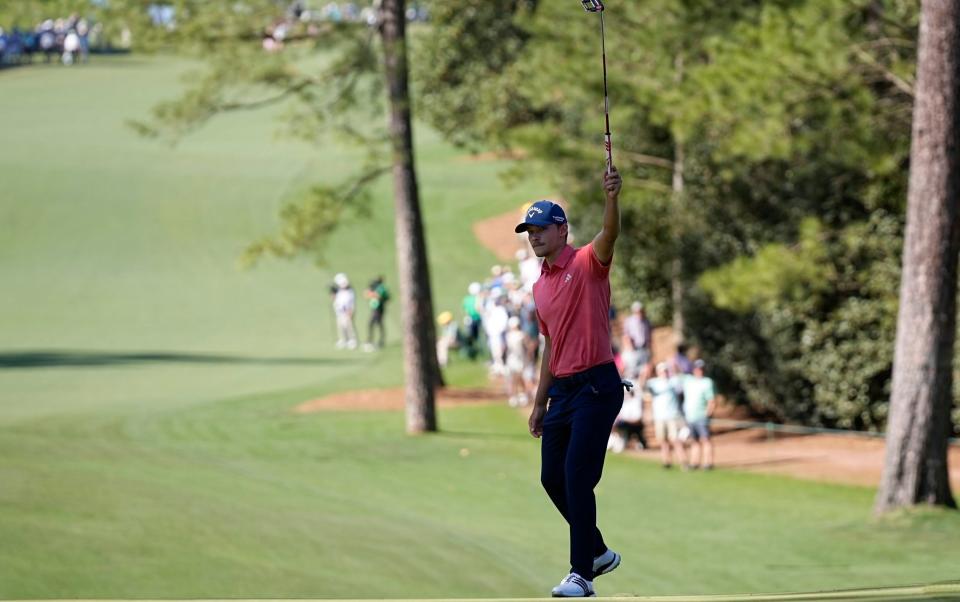 Nicolai Hojgaard celebrates his birdie on 10