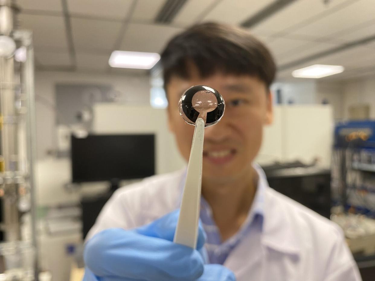 The smart contact lens is 'powered' by human tears (NTU)