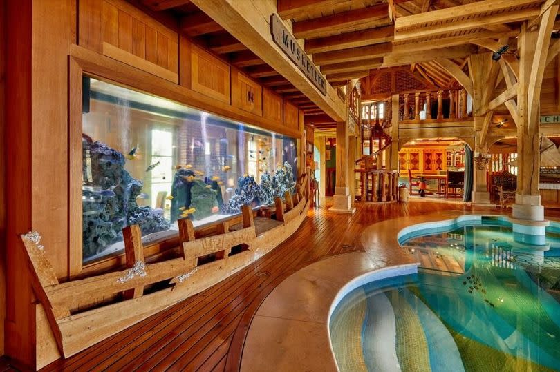 Massive fish tank adds the underwater feel