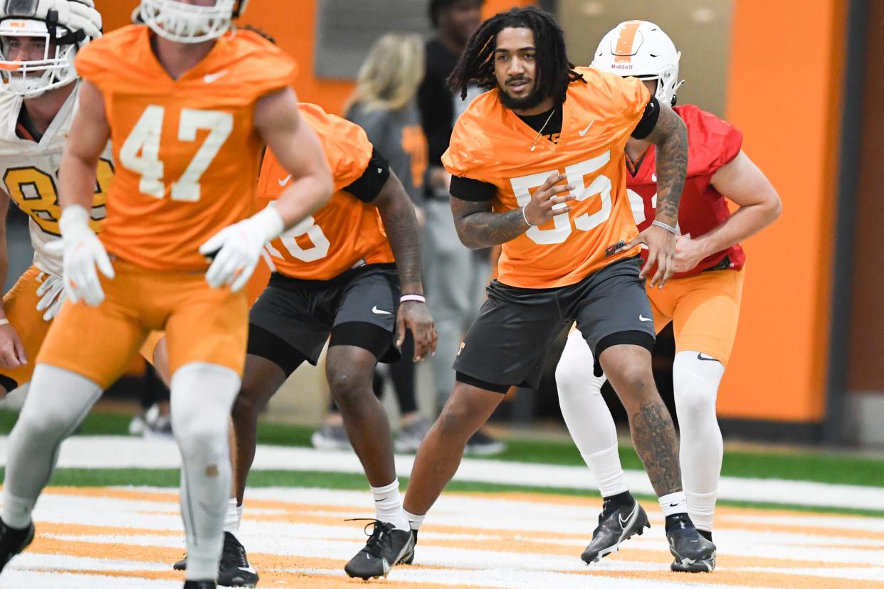 Tennessee linebacker Eunique Valentine (55) warms up at Tennessee Vols football first spring practice, Tuesday, March 22, 2022.