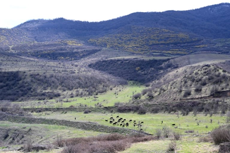 Armenia and Azerbaijan agreed to mark a border section based on Soviet-era maps (KAREN MINASYAN)