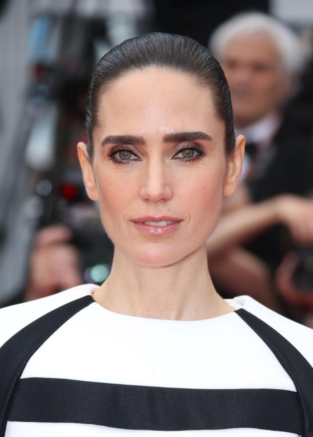 Jennifer Connelly On Tarmac For 'Top Gun 2: Maverick' – Deadline