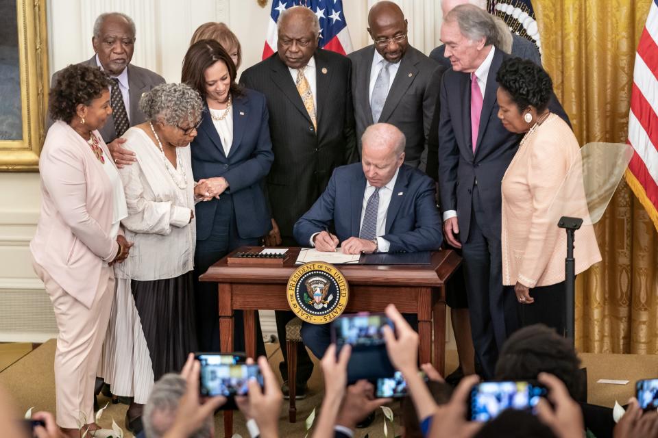 President Joe Biden signs the Juneteenth National Independence Day Act Bill, June 17, 2021, creating a federal holiday in the United States commemorating the emancipation of enslaved African-American at the end of the U.S. Civil War in 1865. Third from left is activist Opal Lee, whose 2016 symbolic walk from her home in Fort Worth to Washington, D.C. publicized Juneteenth and led to its becoming a national holiday (BSLOC_2021_11_30)