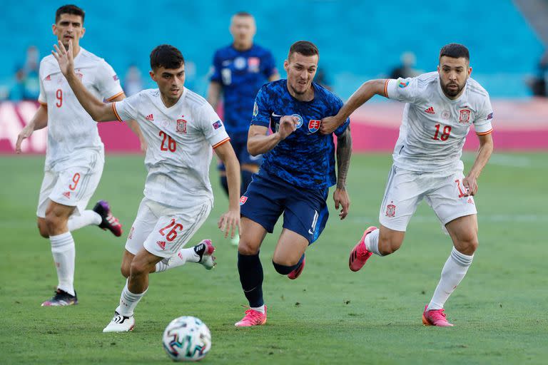 España comenzó mal la primera parte, pero pudo reponerse y se fue al descanso ganando 2 a 0 