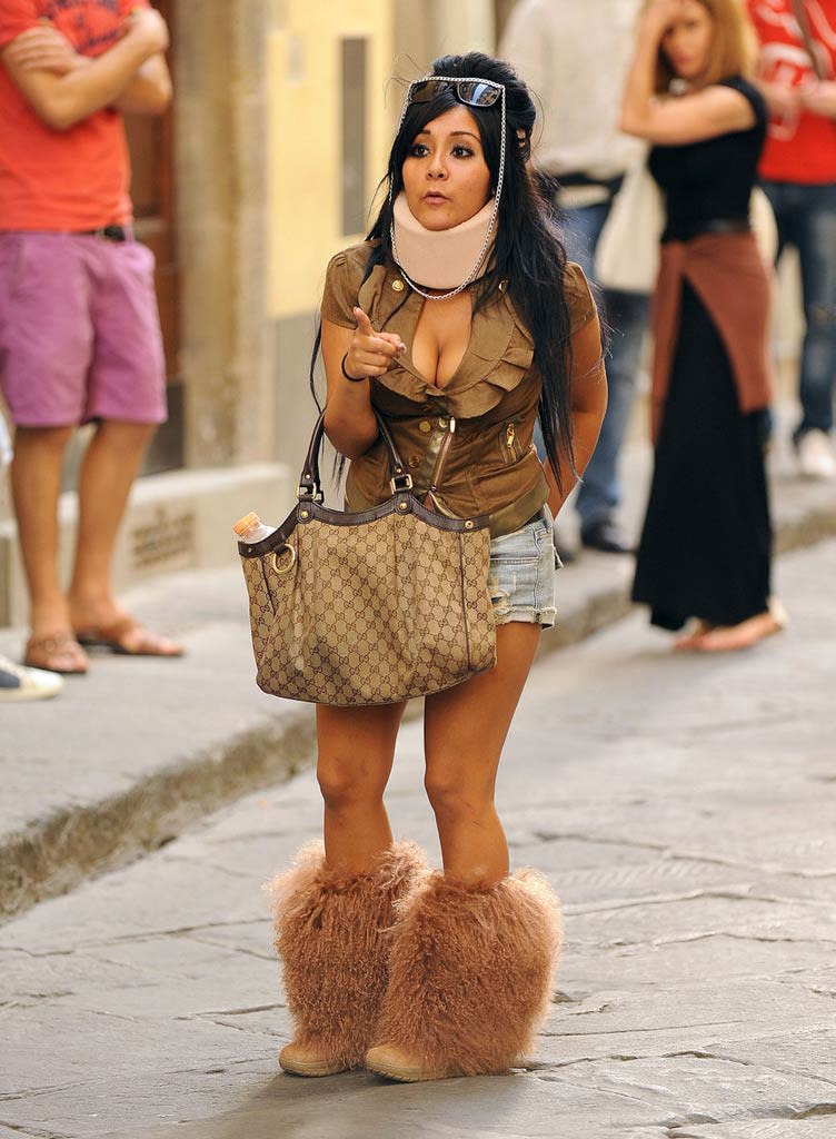 Snooki Italy With Neck Brace