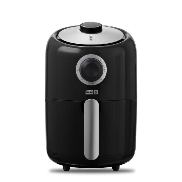 DASH Compact Air Fryer in black