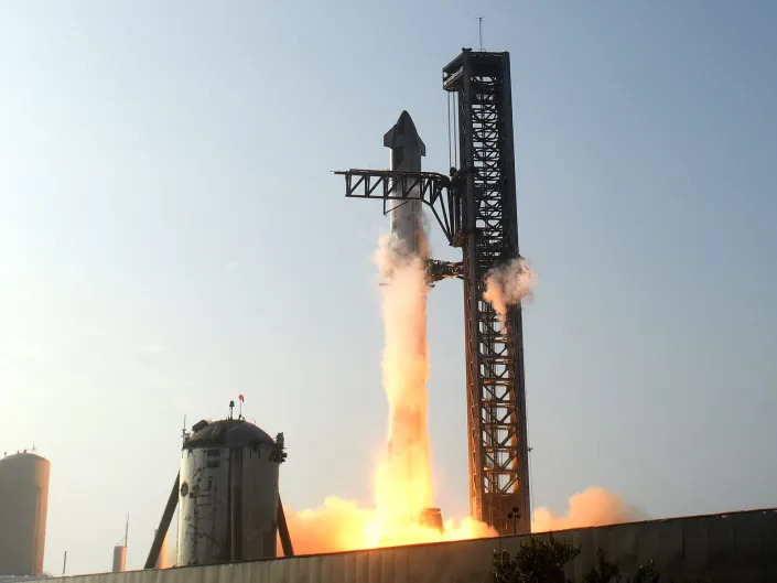 The SpaceX Starship lifts off from the launchpad during a flight test from Starbase in Boca Chica, Texas, on April 20, 2023.