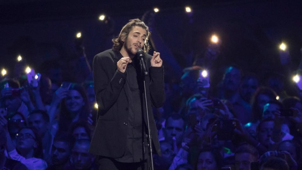 Eine kleine Verbesserung für Deutschland beim Eurovision Song Contest: Levina holt 2017 den vorletzten Platz. Der große Gewinner des Abends ist Salvador Sobral aus Portugal.