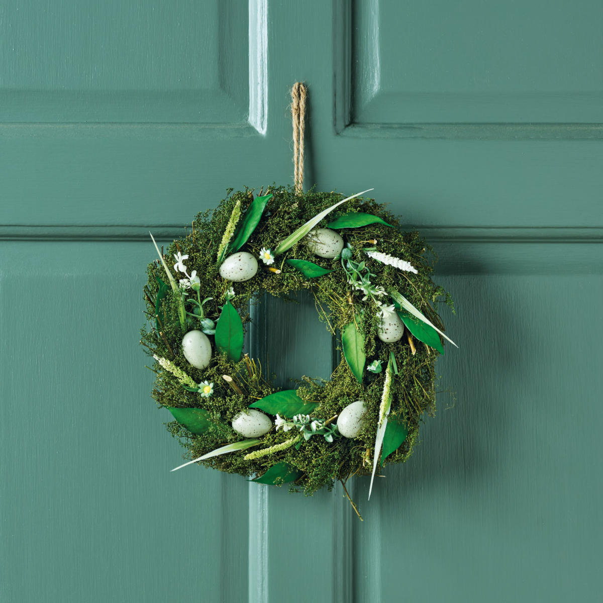 Aldi is selling a range of beautiful Easter wreaths for under £10 – they are a must for spring decorating