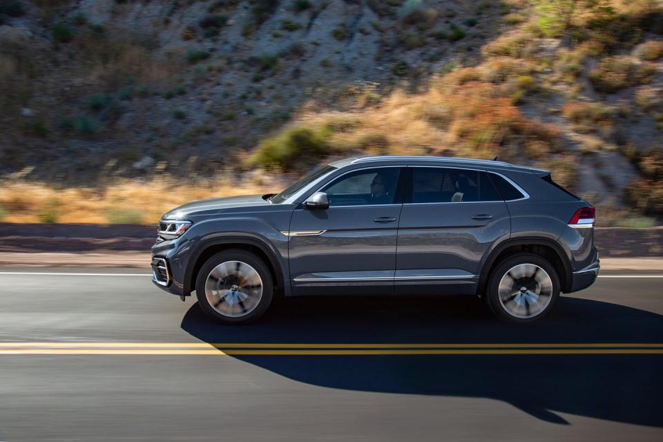 See Photos of the 2020 Volkswagen Atlas Cross Sport