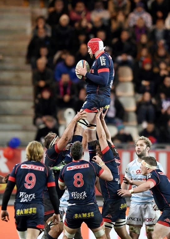 Grenoble's lock Aly Muldowney grabs the ball in a line out during the French Top 14 rugby union match against and Racing 92 on March 4, 2017