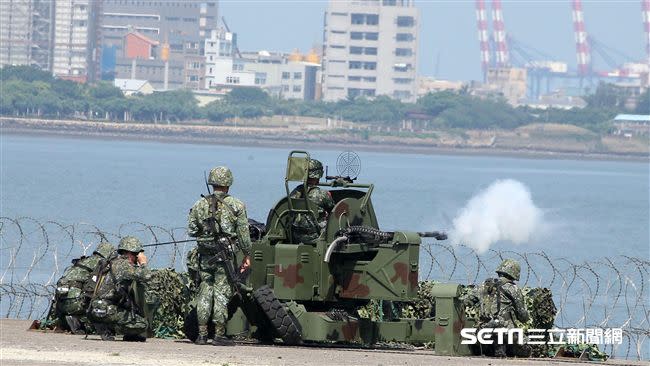 國軍漢光演習在關渡地區進行反突擊、反滲透演練。（圖／記者邱榮吉攝影）