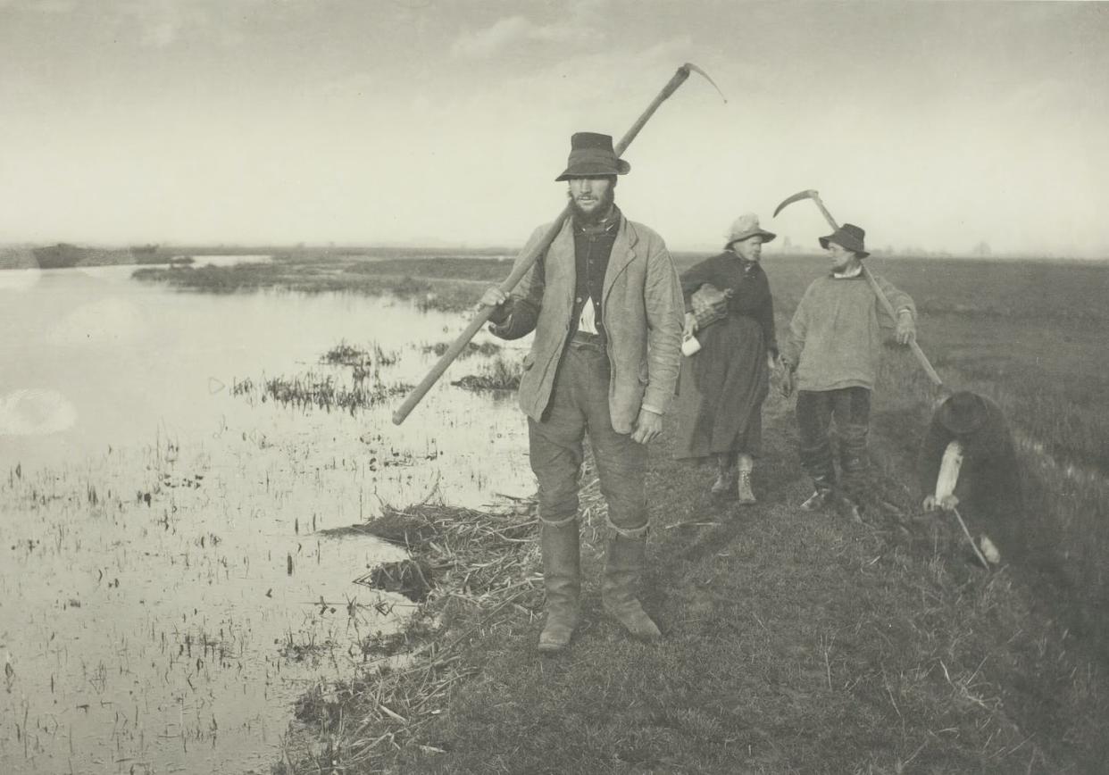 Conditions in rural England around the turn of the 20th century offer a case study for cultural evolution researchers. <a href="https://www.gettyimages.com/detail/news-photo/coming-home-from-the-marshes-1886-a-work-made-of-platinum-news-photo/1338669913" rel="nofollow noopener" target="_blank" data-ylk="slk:Heritage Images/Hulton Archive via Getty Images;elm:context_link;itc:0;sec:content-canvas" class="link ">Heritage Images/Hulton Archive via Getty Images</a>