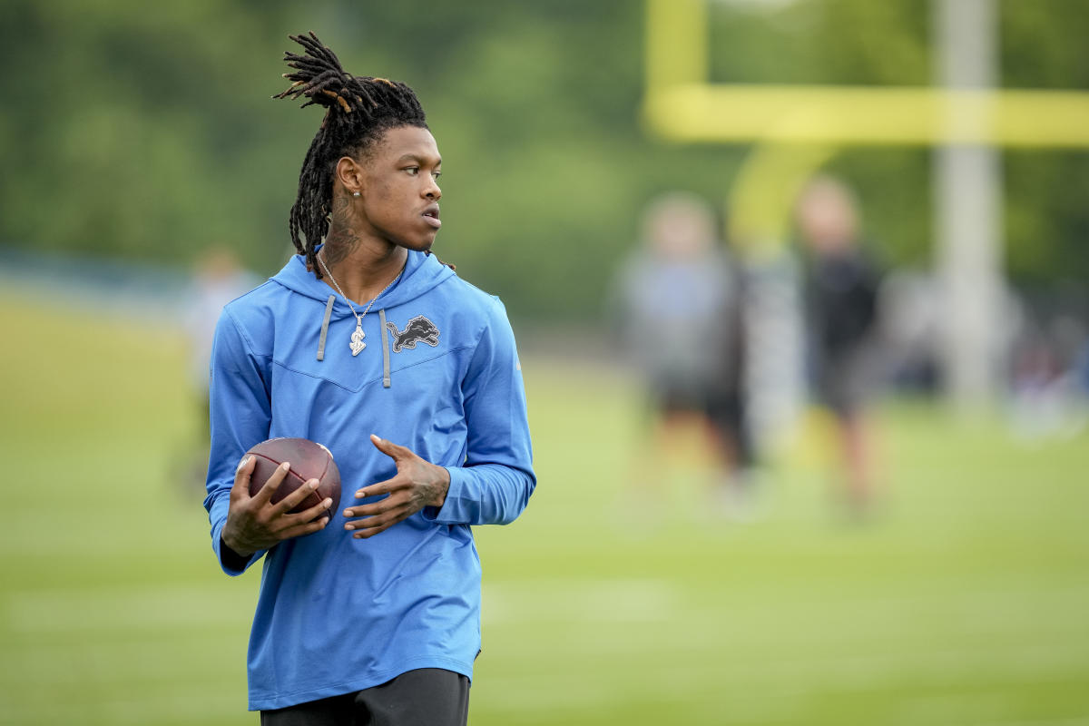 Jameson Williams' first NFL catch after ACL tear is a 41-yard TD that he  celebrates with his dad