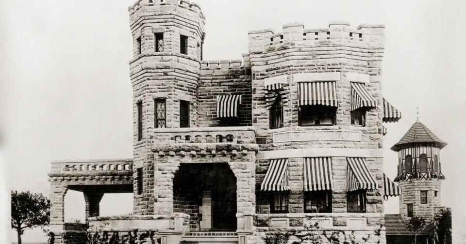 Cottonland Castle, also known as Waco Castle, in its heyday in the early 20th century.