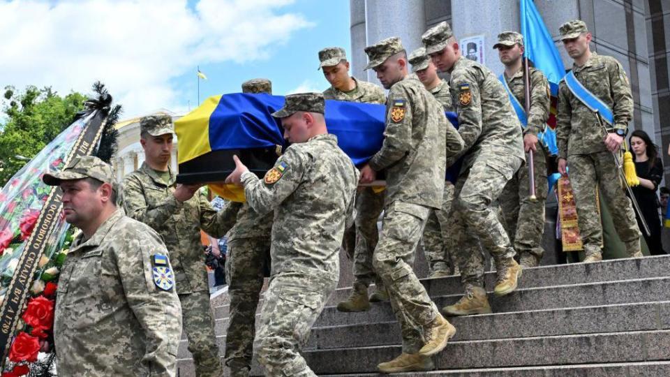 Funeral in Ukraine for a killed pilot