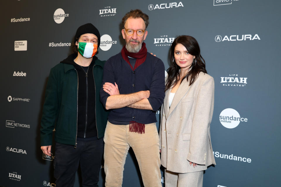PARK CITY, UTAH - JANUARY 22: (L-R) Joseph Gordon-Levitt, John Carney and Eve Hewson attend the 2023 Sundance Film Festival 