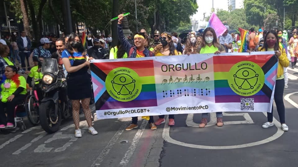 'Vivimos momentos de riesgo y discriminación'; personas con discapacidad acusan exclusión en marcha del orgullo