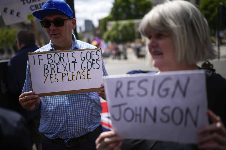 Protestas en contra de Boris Johnson fuera del Parlamento, ayer