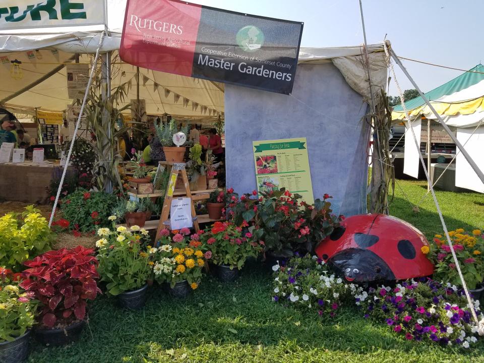 Rutgers Master Gardeners are volunteers trained and certified by Rutgers New Jersey Agricultural Experiment Station (NJAES) Cooperative Extension to provide educational programs and activities in support of environmentally responsible home gardening throughout New Jersey.