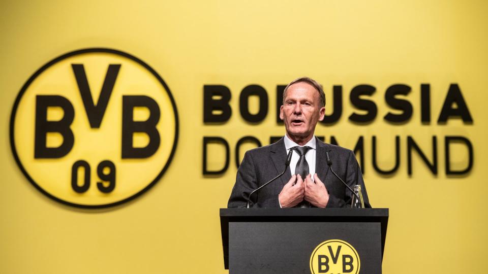 BVB-Geschäftsführer Hans Joachim Watzke spricht in Dortmund zu den Aktionären.